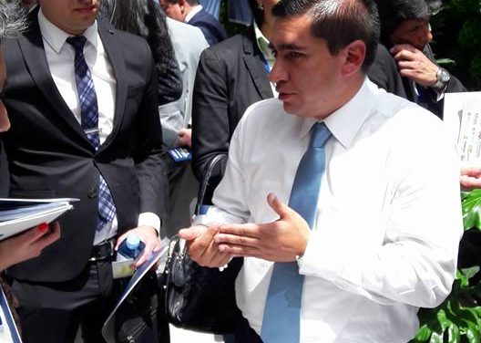 El Gerente de Empresas Públicas de Cundinamarca S.A. E.S.P. (EPC) Dr. Andrés Ernesto Díaz socializa con los posibles inversionistas