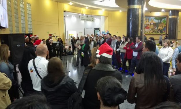 Feliz navidad y un próspero año nuevo.