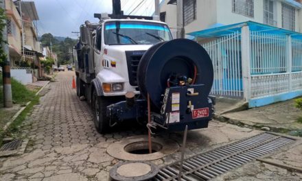 Mitigamos riesgos de temporada invernal con trabajos de maquinaria vactor en #Fusagasugá y #Silvania
