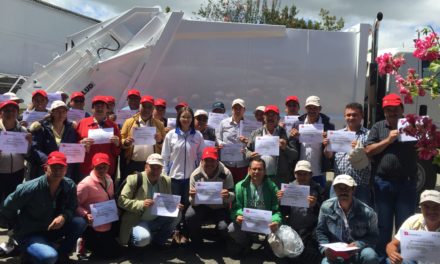 CAPACITACIÓN A OPERARIOS DE VEHÍCULOS  COMPACTADORES