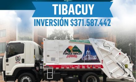 Tibacuy estrena vehículo compactador