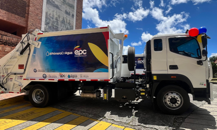 EPC y el municipio de Útica modernizan la gestión de residuos con la adquisición de un vehículo compactador
